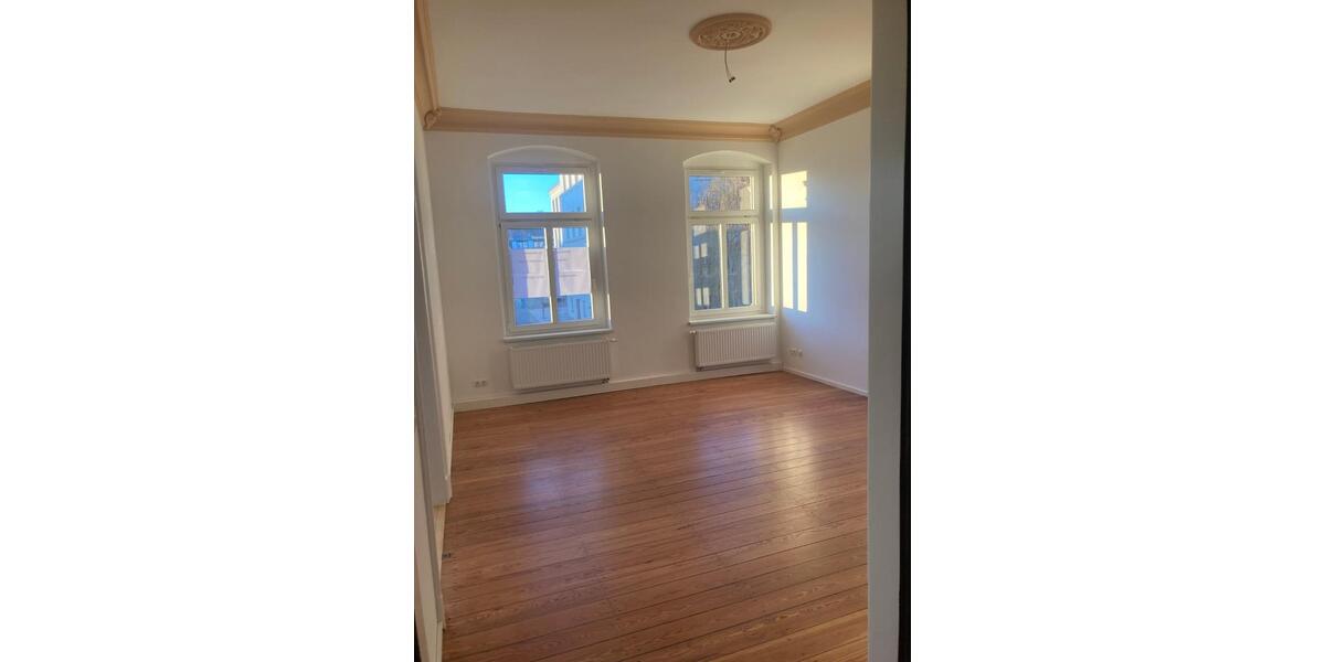 Etagenwohnung Reichenbach im Vogtland - 5 Zimmer, 150 m&sup2;, 900&euro; | Angebot:24851263