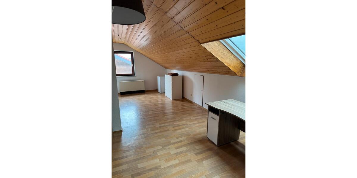 Dachgeschoßwohnung Kirchardt - 3 Zimmer, 75 m&sup2;, 640&euro; | Angebot:25892371