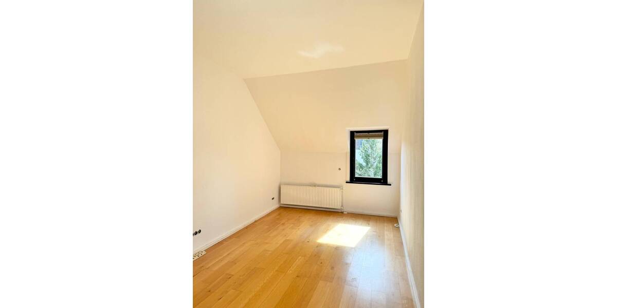 Etagenwohnung Hannover Döhren - 4 Zimmer, 135 m&sup2;, 1.400&euro; | Angebot:26117600