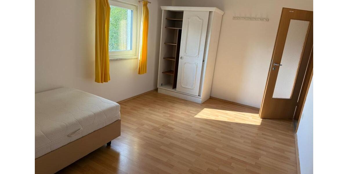Etagenwohnung Weiherhammer - 4 Zimmer, 120 m&sup2;, 1.100&euro; | Angebot:26416880