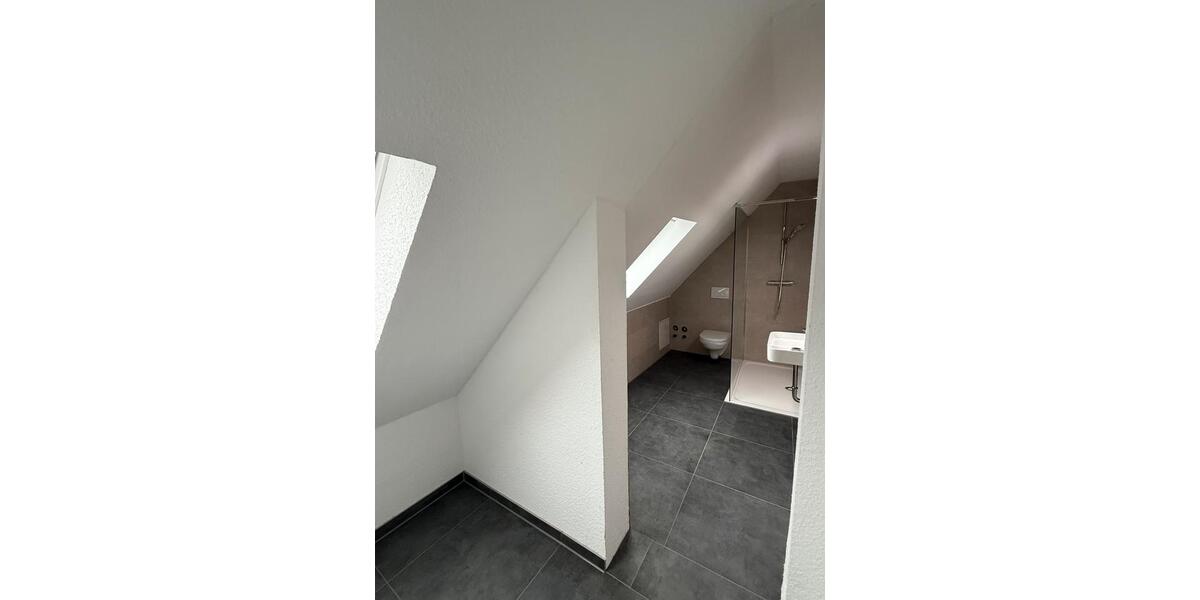 Dachgeschoßwohnung Springe - 2.5 Zimmer, 83 m&sup2;, 750&euro; | Angebot:25806695