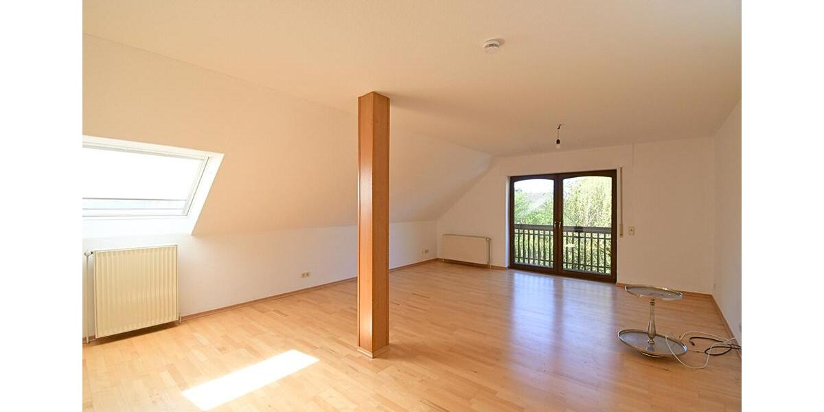 Dachgeschoßwohnung Wiefelstede - 4 Zimmer, 109 m&sup2;, 850&euro; | Angebot:26531315