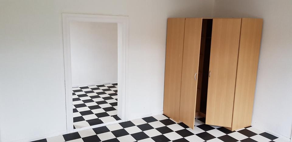 Etagenwohnung Hameln - 1 Zimmer, 10 m&sup2;, 250&euro; | Angebot:25402910