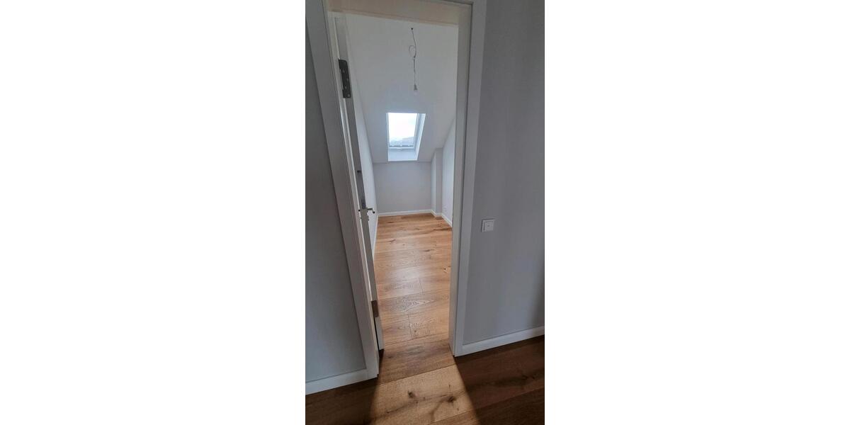 Dachgeschoßwohnung Schlüchtern - 3 Zimmer, 86 m&sup2;, 1.210&euro; | Angebot:24685586