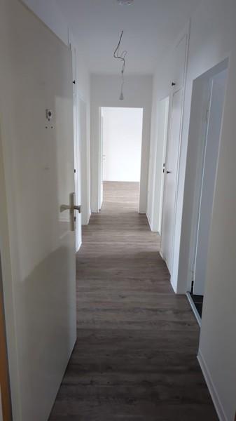 2. OG 3 Zimmer mit Balkon ab sofort zimmer