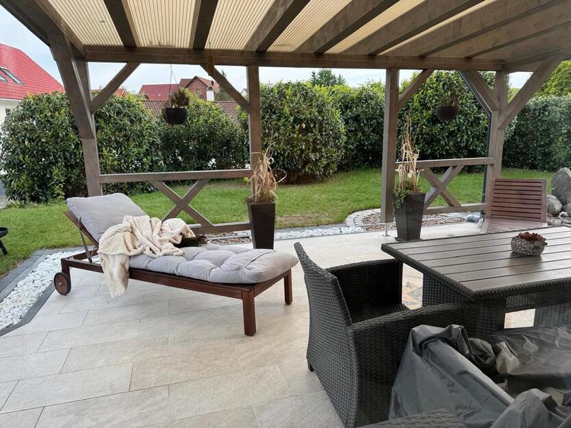 Großzügiges Einfamilienhaus, Bungalow, mit Garten & Doppelgarage zimmer