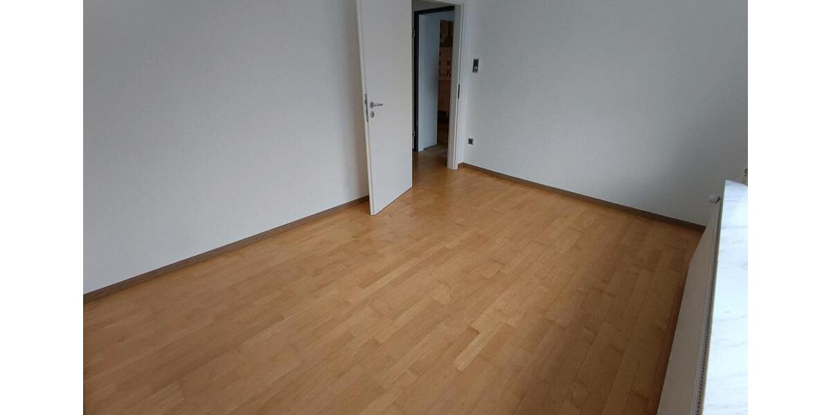 Etagenwohnung Wetzlar Dutenhofen - 4 Zimmer, 90 m&sup2;, 340&euro; | Angebot:24842769