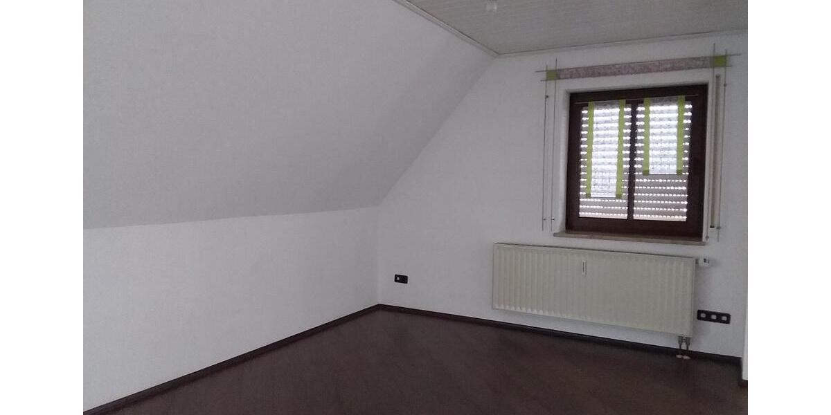 Dachgeschoßwohnung Bechhofen - 4 Zimmer, 114 m&sup2;, 700&euro; | Angebot:25978856