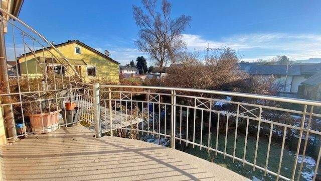 Helle 1-Zimmer-Wohnung mit Balkon & TG-Stellplatz in Laufen an der Salzach. 1 zimmer