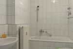 (12537_21) MGN: ruhige 2-Zimmer Wohnung mit Balkon und Aufzug, Kabel-TV und Hausmeisterdienste inklusive - Etagenwohnung Meiningen | Angebot:26972345