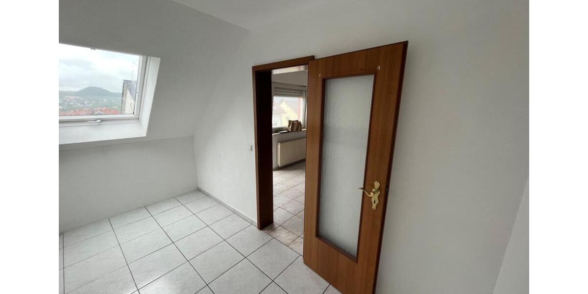 Dachgeschoßwohnung Völklingen - 4 Zimmer, 98 m&sup2;, 640&euro; | Angebot:25869334