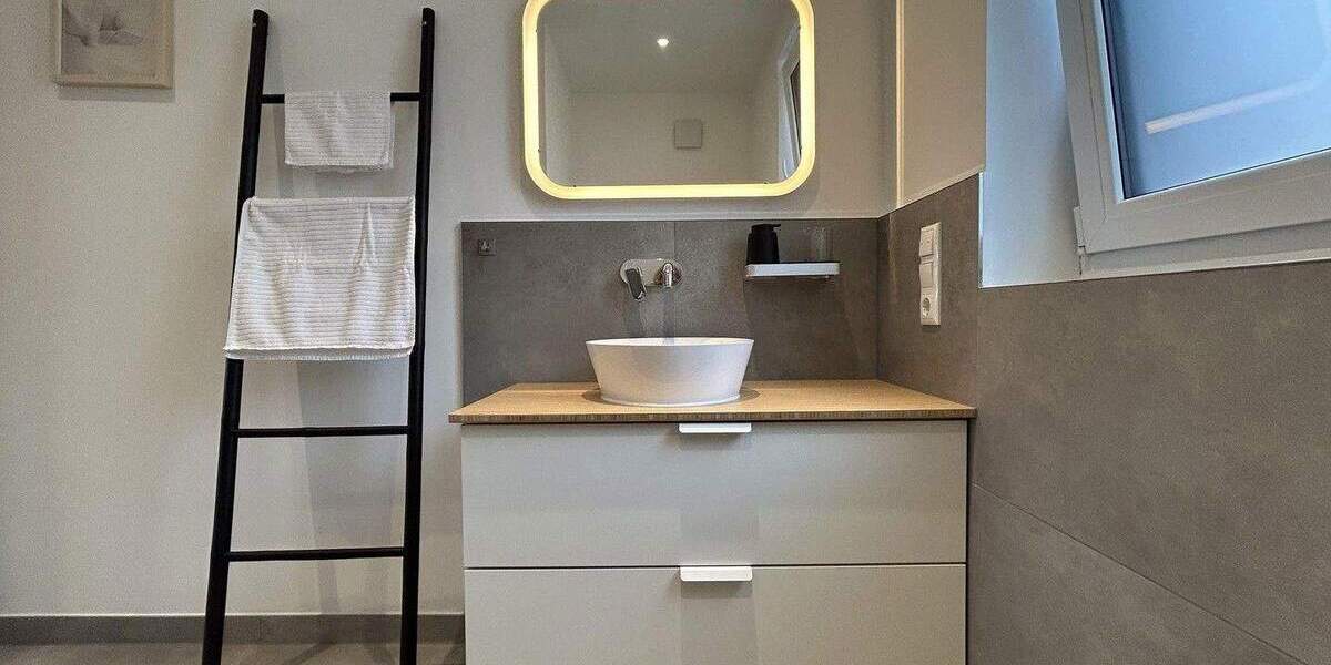 Neubau-gehobene 2-Zimmer Dachgeschosswohnung in Hainholz möbliert 2 zimmer