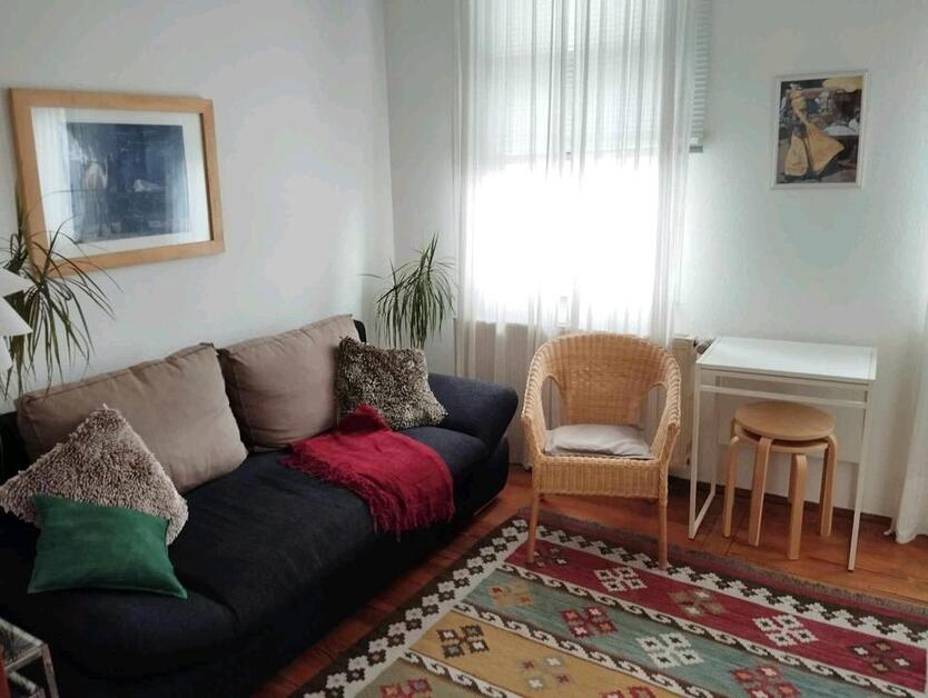 Hübsche 1-Zimmer-Wohnung (35m2, möbliert) - perfekte Lage! EUR500 zimmer