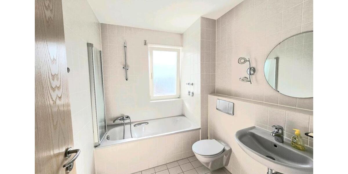 Etagenwohnung Bad Dürkheim - 2 Zimmer, 65 m&sup2;, 890&euro; | Angebot:25451396