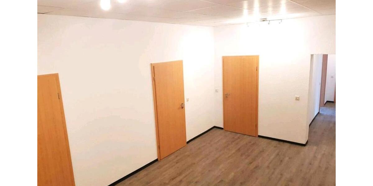 Etagenwohnung Neustadt in Sachsen - 5 Zimmer, 160 m&sup2;, 960&euro; | Angebot:26445148