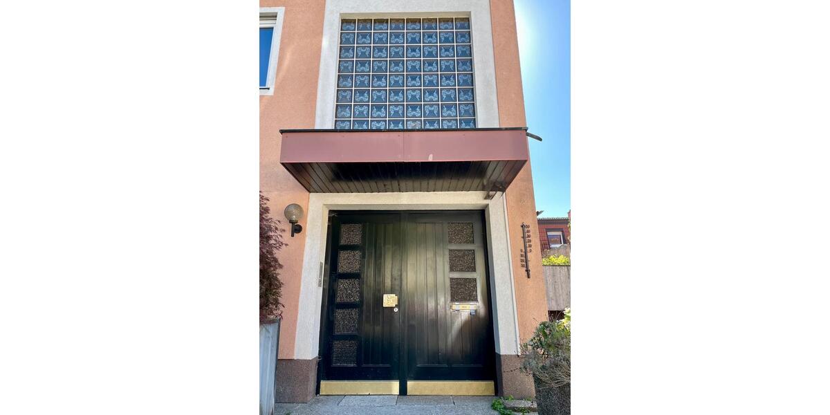 Dachgeschoßwohnung Neustadt bei Coburg - 4 Zimmer, 135 m&sup2;, 895&euro; | Angebot:26705080