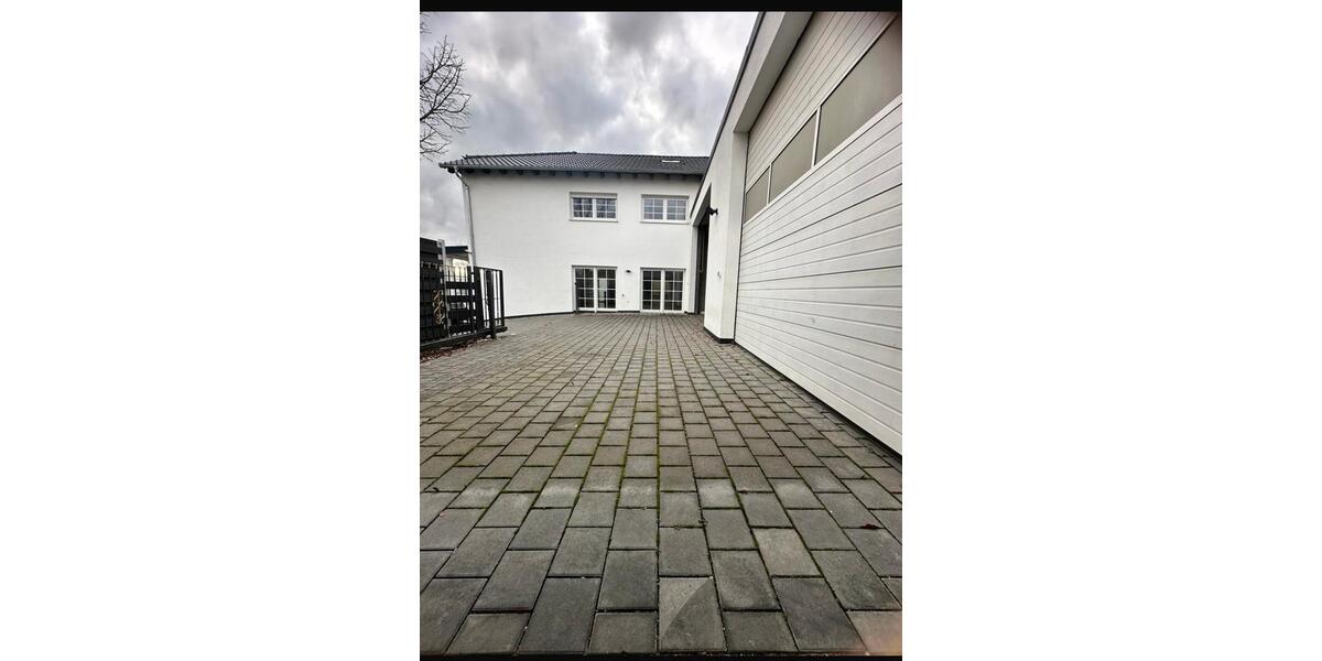 Einfamilienhaus Nordheim - 7 Zimmer, 270 m&sup2;, 3.200&euro; | Angebot:26618245