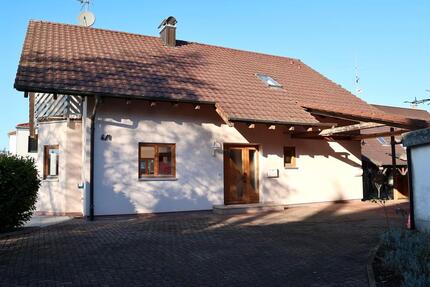 Haus Kandern - 5 Zimmer, 150 m&sup2;, 2.100&euro; | Angebot:25281437