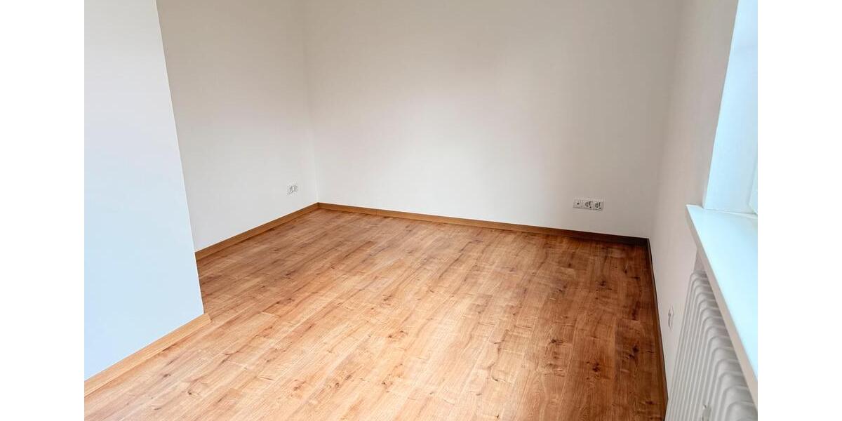 Etagenwohnung Adelsdorf - 4 Zimmer, 104 m&sup2;, 1.600&euro; | Angebot:25992258