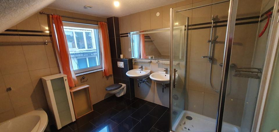 Dachgeschoßwohnung Spaichingen - 2.5 Zimmer, 74 m&sup2;, 814&euro; | Angebot:26089154