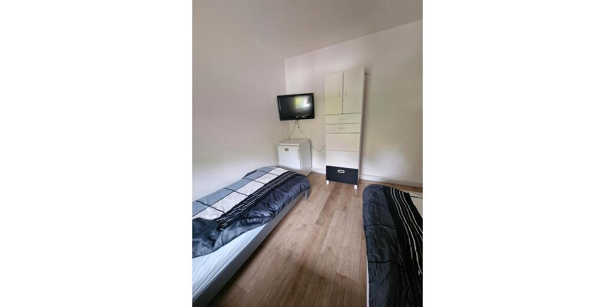 Wohnen auf Zeit Mönchengladbach West - 3 Zimmer, 130 m&sup2;, 12&euro; | Angebot:26329641
