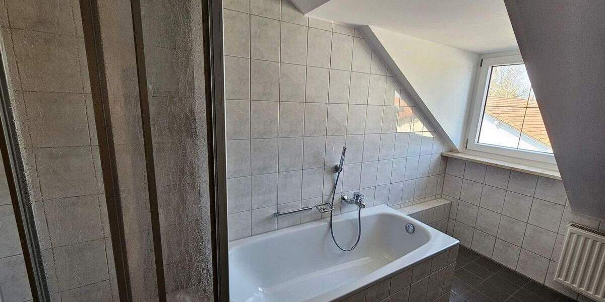 Etagenwohnung Unterneukirchen - 2 Zimmer, 68 m&sup2;, 520&euro; | Angebot:25927051