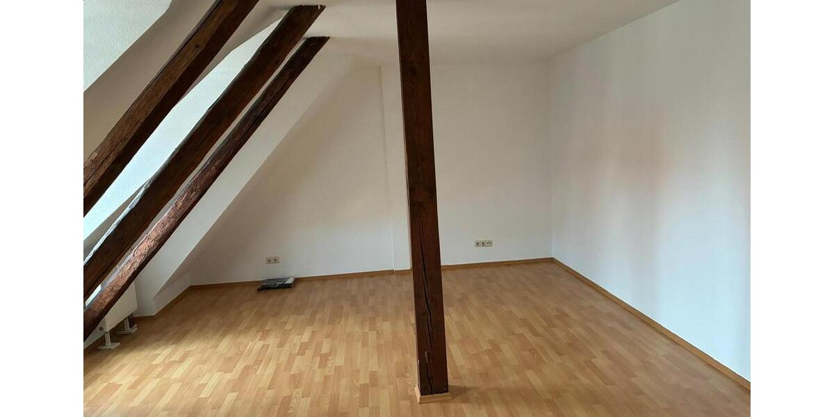 Dachgeschoßwohnung Eisleben (Lutherstadt) - 2 Zimmer, 65 m&sup2;, 330&euro; | Angebot:24791844
