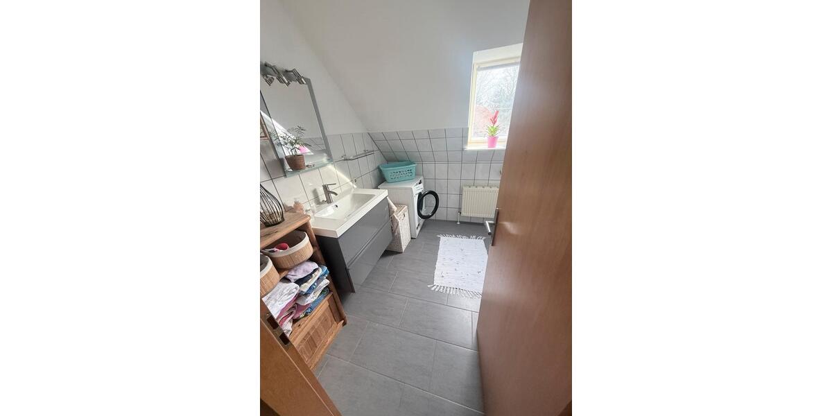 Dachgeschoßwohnung Hohn - 3 Zimmer, 76 m&sup2;, 700&euro; | Angebot:24842401