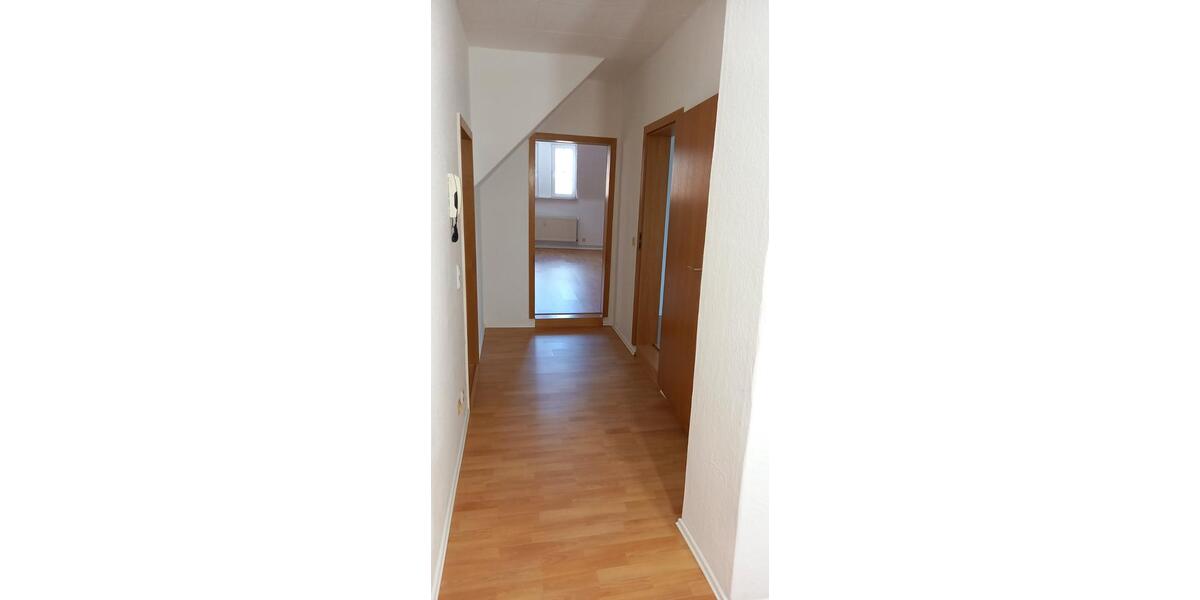 Dachgeschoßwohnung Teuchern - 3 Zimmer, 75 m&sup2;, 338&euro; | Angebot:24344618