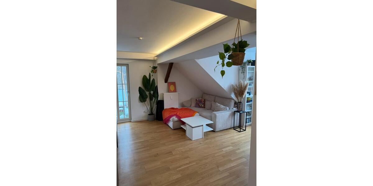 Dachgeschoßwohnung Jena - 3 Zimmer, 78 m&sup2;, 1.100&euro; | Angebot:24847860