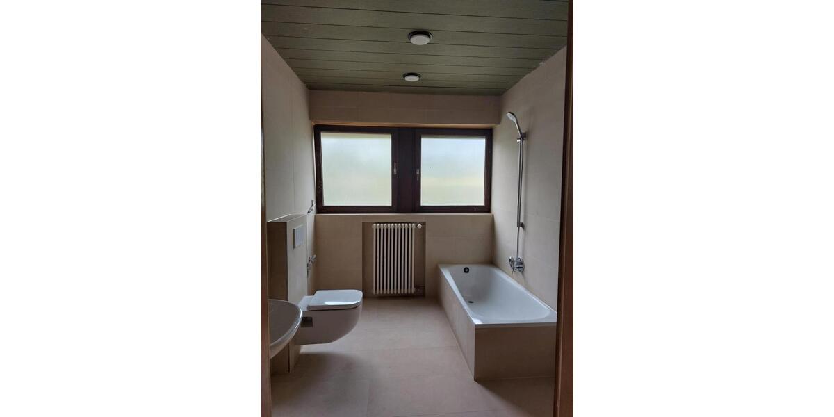 Erdgeschoßwohnung Blaustein - 4 Zimmer, 170 m&sup2;, 1.750&euro; | Angebot:24859616