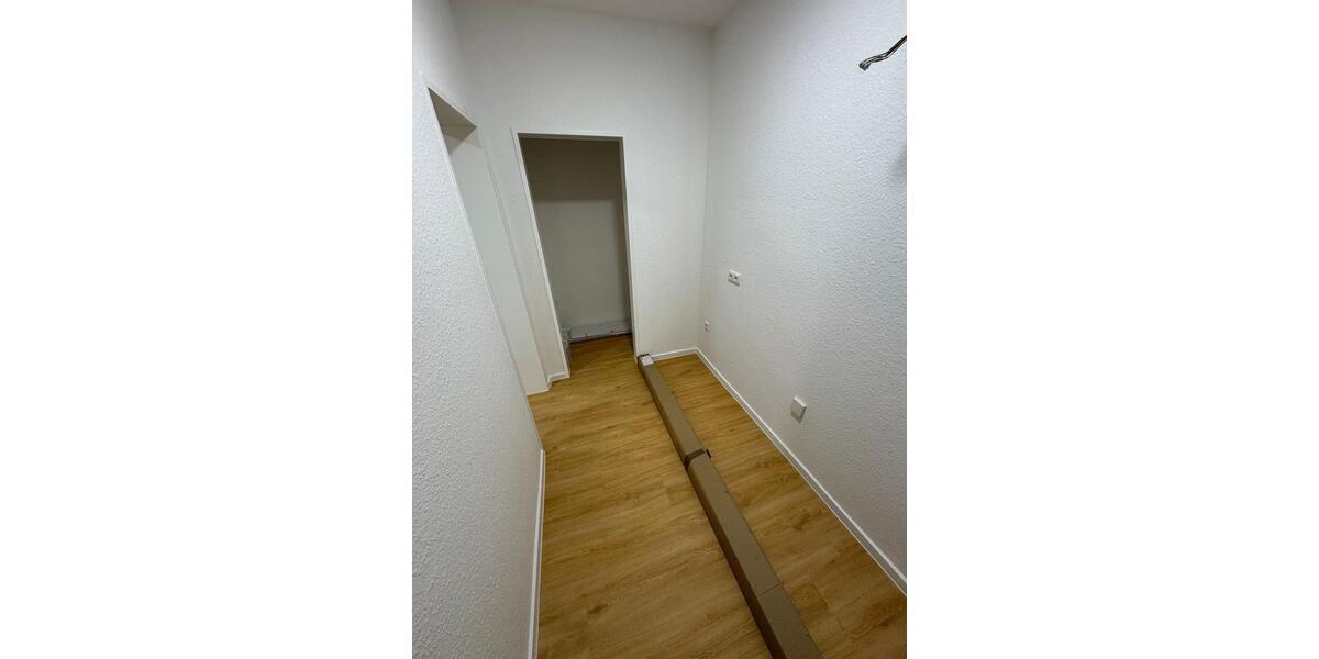 Kernsanierte 2-Zimmer-Wohnung mit Südbalkon in zentraler Lage 2 zimmer