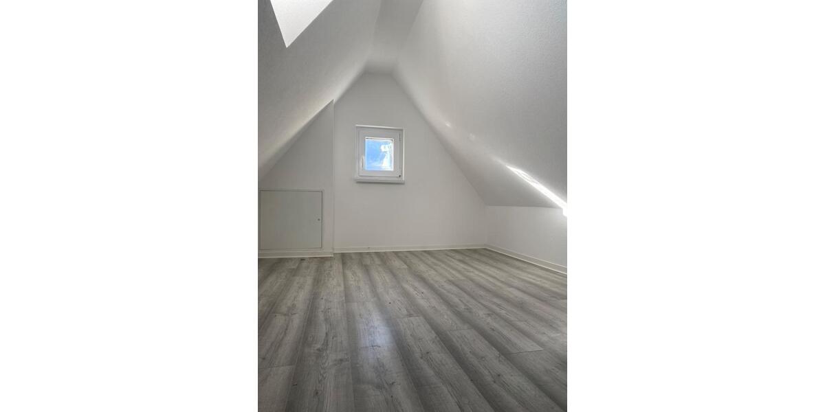 Dachgeschoßwohnung Ötisheim - 2.5 Zimmer, 50 m&sup2;, 1.200&euro; | Angebot:24846736