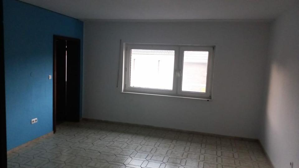 WG Zimmer frei in grosser Wohnung 5 zimmer