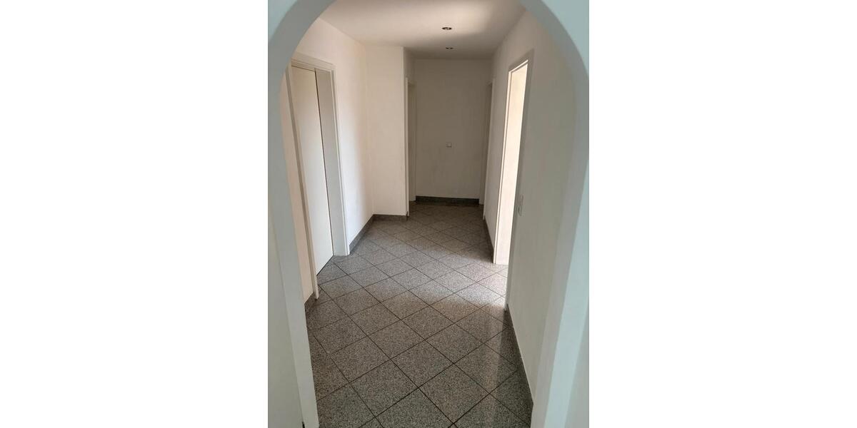 Dachgeschoßwohnung Kulmbach Blaich - 4 Zimmer, 165 m&sup2;, 1.300&euro; | Angebot:26413696