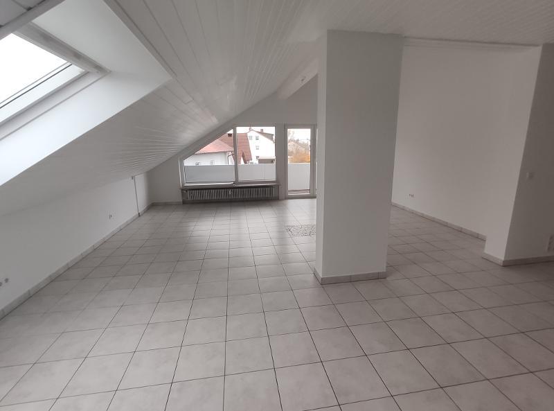 3- Zi. DG Wohnung mit 2 Balkonen und Garage - Etagenwohnung Hemhofen | Angebot:22401892