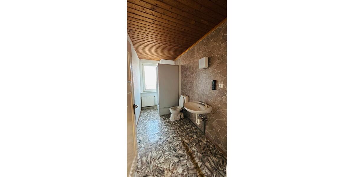 Große Wohnung mit Garten und Balkon zu vermieten 7 zimmer