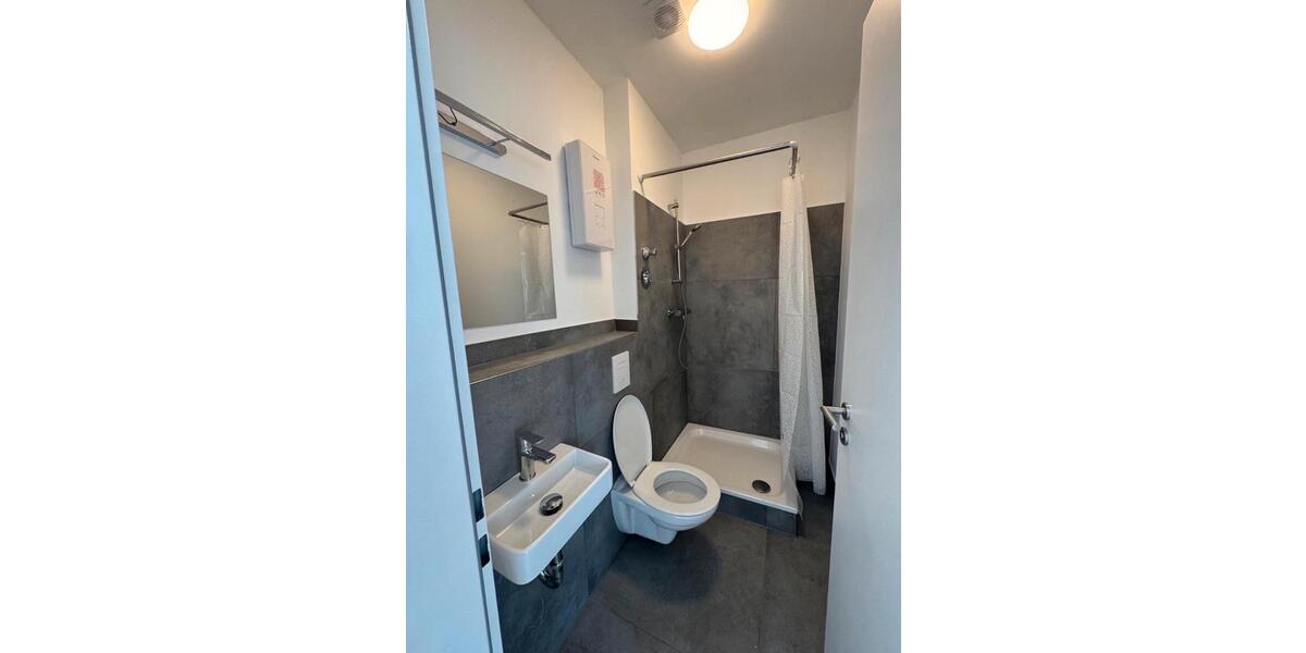 Dachgeschoßwohnung Berlin Neukölln - 1 Zimmer, 23 m&sup2;, 649&euro; | Angebot:25236036