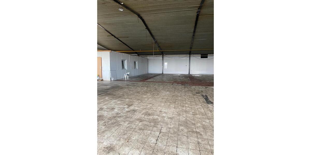 Lagerfläche mit WC, Büro und Lagertor in Mendig 486 Qm zimmer