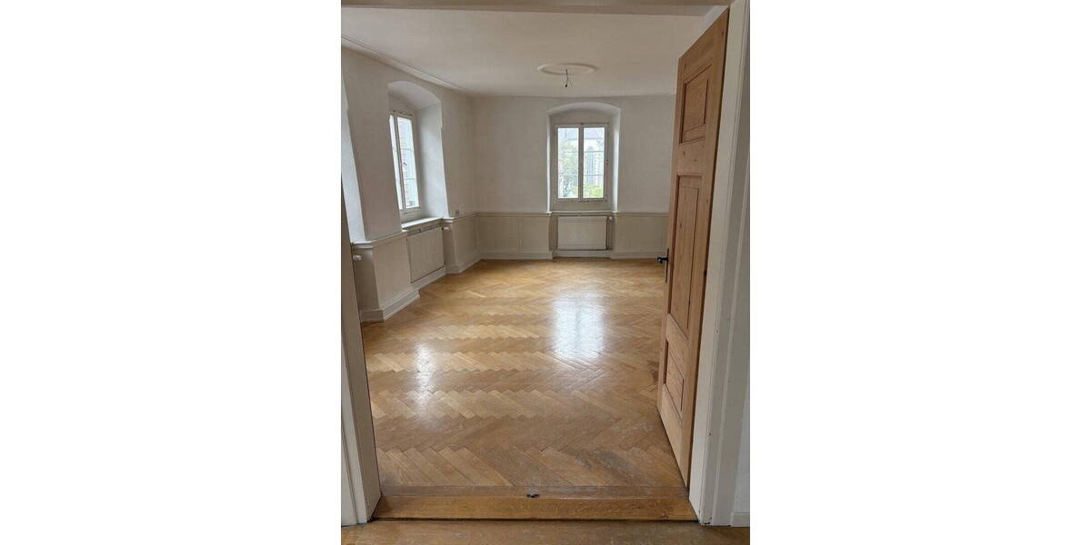 Etagenwohnung Radolfzell - 4 Zimmer, 143 m&sup2;, 1.680&euro; | Angebot:26681403