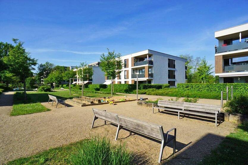 Südvorstadt: Terrasse + eigener Garten