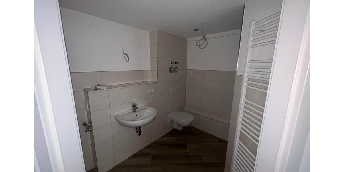 Etagenwohnung Suhl - 2 Zimmer, 78 m&sup2;, 700&euro; | Angebot:26647246