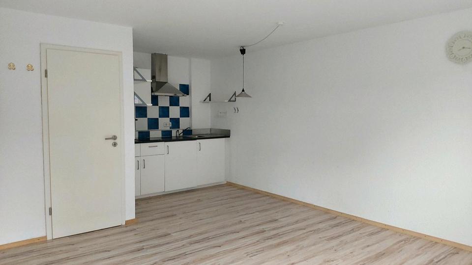 Hochparterre Sachsenheim - 1 Zimmer, 27 m&sup2;, 550&euro; | Angebot:24570637