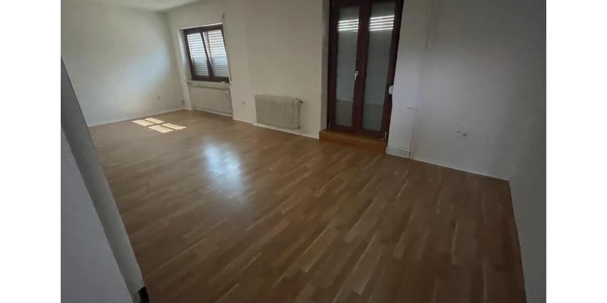 Erdgeschoßwohnung Bad König - 3 Zimmer, 78 m&sup2;, 700&euro; | Angebot:26493168