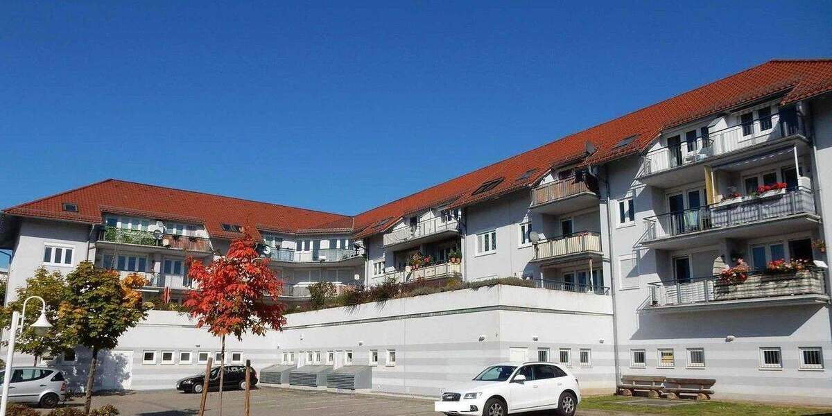 1-Raum-Wohnung mit Balkon, Dusche und Stellplatz in Naumburg 1 zimmer