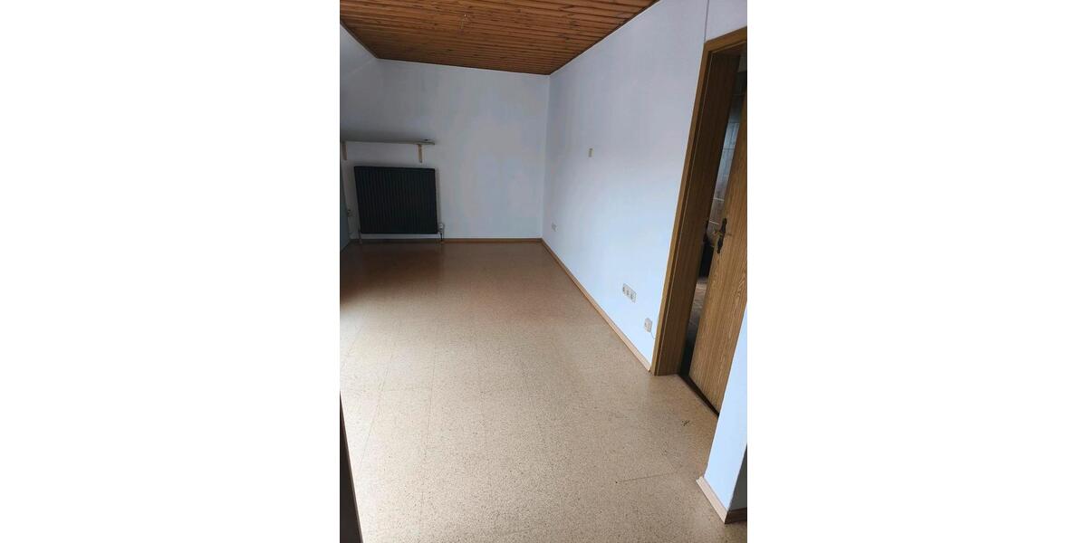 Etagenwohnung Freudenberg - 5 Zimmer, 120 m&sup2;, 820&euro; | Angebot:26448837