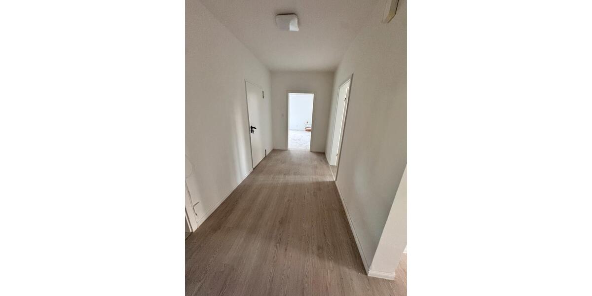 Erdgeschoßwohnung Oldendorf - 4 Zimmer, 120 m&sup2;, 1.200&euro; | Angebot:25974408