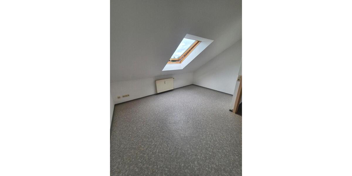 Vermiete eine 4 Zimmer Dachgeschoss Wohnung zimmer