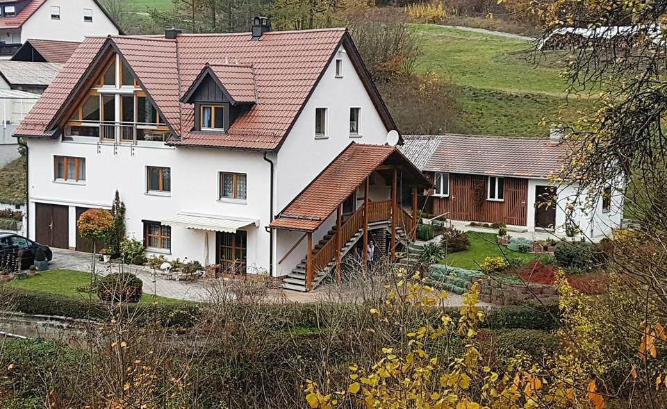 Geräumige und sonnige Wohnung im Nürnberger Raum 4 zimmer