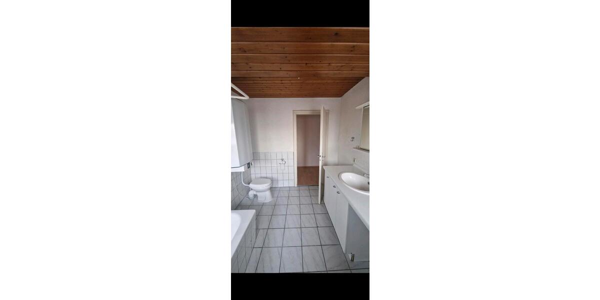 Dachgeschoßwohnung Karlsruhe Durlach - 2.5 Zimmer, 79 m&sup2;, 985&euro; | Angebot:26625619